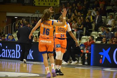 Galería de clics del Valencia Basket-CB Clarinos (cuartos de final de la Copa de la Reina de Salamanca)