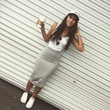 Combinar Falda De Tubo Gris