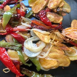 verduras-patatas-pimiento-rojo-pimiento-verde-cebolleta