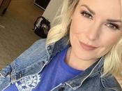 cancela Backstage Renee Young triste
