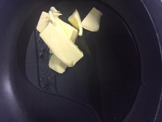 ESCALOPINES EN REDUCCIÓN DE BALSAMICO Y ARROZ SALVAJE CON FRUTOS SECOS