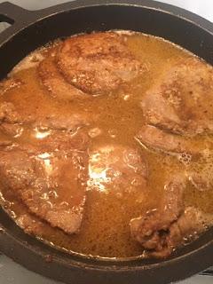 ESCALOPINES EN REDUCCIÓN DE BALSAMICO Y ARROZ SALVAJE CON FRUTOS SECOS