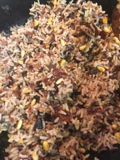 ESCALOPINES EN REDUCCIÓN DE BALSAMICO Y ARROZ SALVAJE CON FRUTOS SECOS