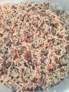 ESCALOPINES EN REDUCCIÓN DE BALSAMICO Y ARROZ SALVAJE CON FRUTOS SECOS