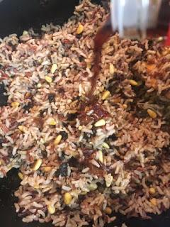 ESCALOPINES EN REDUCCIÓN DE BALSAMICO Y ARROZ SALVAJE CON FRUTOS SECOS