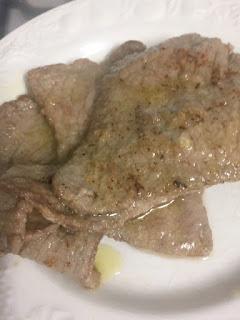 ESCALOPINES EN REDUCCIÓN DE BALSAMICO Y ARROZ SALVAJE CON FRUTOS SECOS