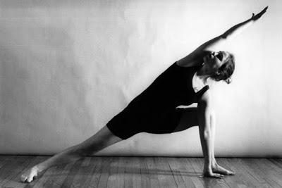 Yoga en el salón de casa