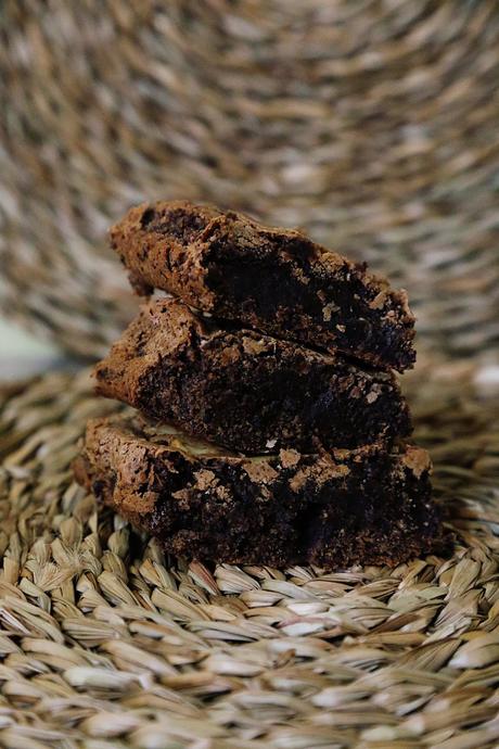 BROWNIE SIN AZÚCAR CON SABOR A PISTACHOS