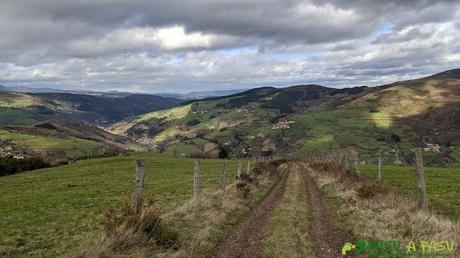 Bajando a Pixán desde la sierra de Pando