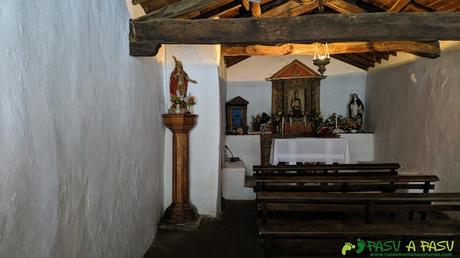 Interior de la Capilla de Santiso, Cangas del Narcea
