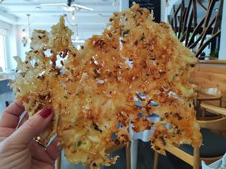 ATÚN EN SALSA DE TOMATE CON HUEVO FRITO AL ESTILO DE ABRAHAM GARROTE