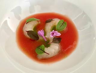 ATÚN EN SALSA DE TOMATE CON HUEVO FRITO AL ESTILO DE ABRAHAM GARROTE