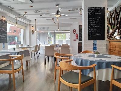 ATÚN EN SALSA DE TOMATE CON HUEVO FRITO AL ESTILO DE ABRAHAM GARROTE