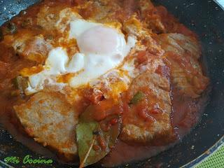 ATÚN EN SALSA DE TOMATE CON HUEVO FRITO AL ESTILO DE ABRAHAM GARROTE