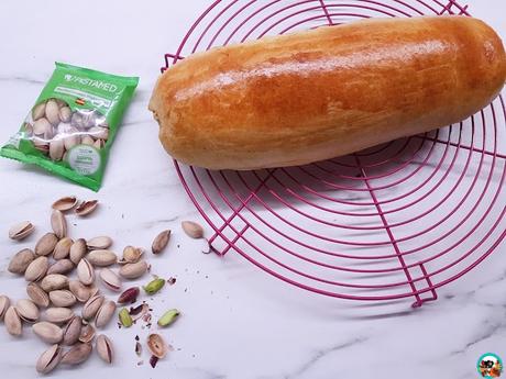 Pan relleno de pistachos Pan relleno de pistachos