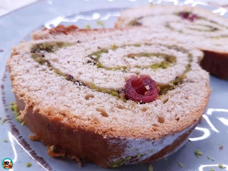 Pan relleno de pistachos Pan relleno de pistachos