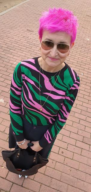 Jersey estampado y falda