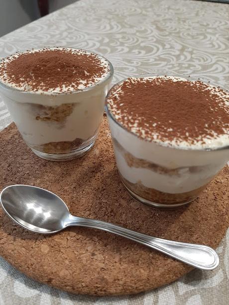 TIRAMISU EN VASITO DE TIRAMISU EN VASITO DE