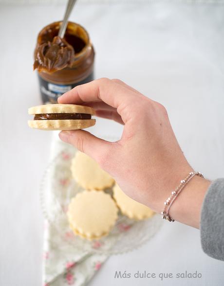 Alfajores de maizena con dulce de leche