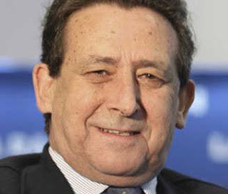 Alfonso Ussía escribe sobre la última donación de Amancio Ortega