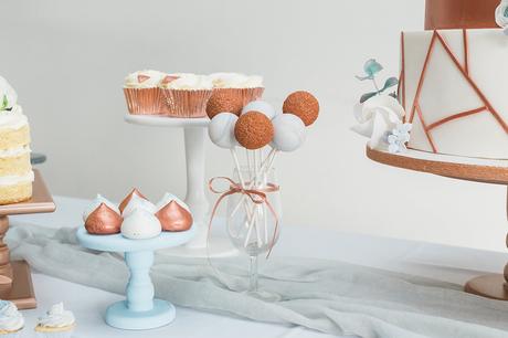 Cómo Crear una Mesa de Dulces Moderna y Elegante Cómo Crear una Mesa de Dulces Moderna y Elegante