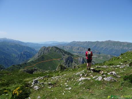 Descenso a Trespandiu desde el Vigueras