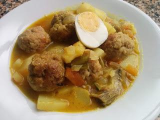 GUISO DE PATATAS CON ALBONDIGAS GUISO DE PATATAS CON ALBONDIGAS