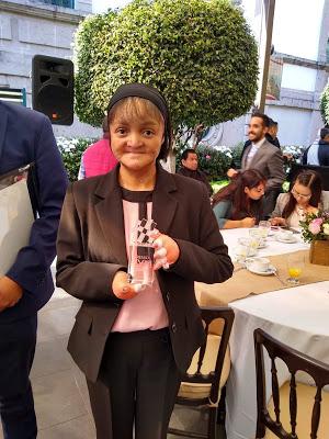 PREMIA UNIVERSIDAD DEL VALLE DE MÉXICO A SON MIS ALAS, INSTITUCIÓN QUE BENEFICIA A PERSONAS QUE PADECEN EPIDERMÓLISIS BULLOSA