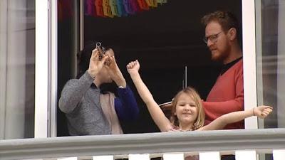 El rey hijo sacrifica al padre para intentar salvar la corona.