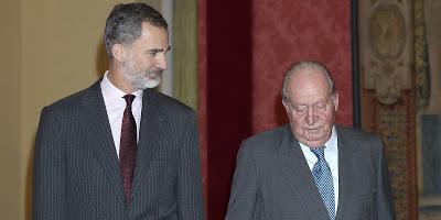 El rey hijo sacrifica al padre para intentar salvar la corona.