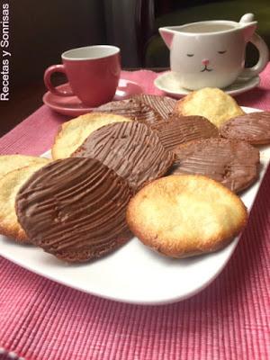 GALLETAS FINAS DE ALMENDRA Y CHOCOLATE