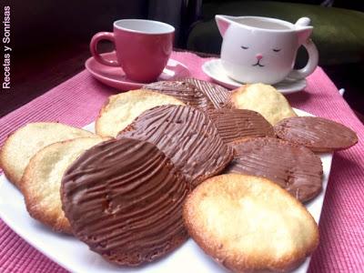 GALLETAS FINAS DE ALMENDRA Y CHOCOLATE
