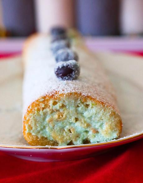 ARROLLADO RELLENO DE MOUSSE DE AGUACATE