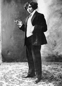 LA MUJER IV LA MUJER IV