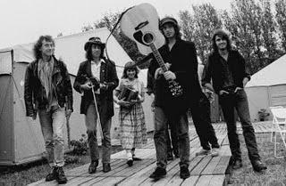 The Waterboys - The Raggle Taggle Gypsy (1990) The Waterboys - The Raggle Taggle Gypsy (1990)