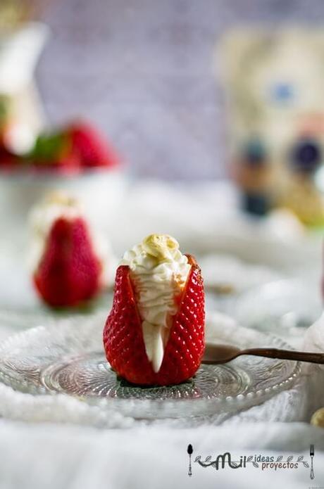 resultado-final-fresas-rellenas-crema-queso-anacardos receta-fresas-anacardos