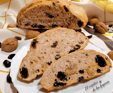 PAN DE NUECES Y PASAS