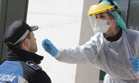 Al ministro-filósofo Salvador Illa le han engañado como a un chino