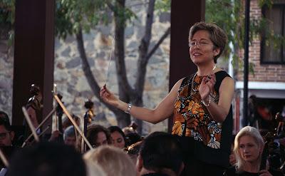 RECOMIENDAN DISFRUTAR DE LA MÚSICA DE ORQUESTA EN FAMILIA