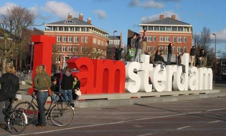 Declaración de Amsterdam 2000: el derecho a usar la bicicleta Declaración de Amsterdam 2000: el derecho a usar la bicicleta