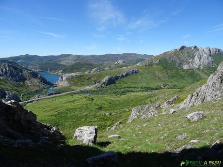 RUTA por la ARISTA del CIRBANAL desde CALDAS DE LUNA, León Vista hacia el Embalse de Luna