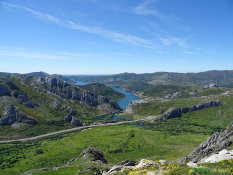 RUTA por la ARISTA del CIRBANAL desde CALDAS DE LUNA, León Vista hacia el Embalse de Luna