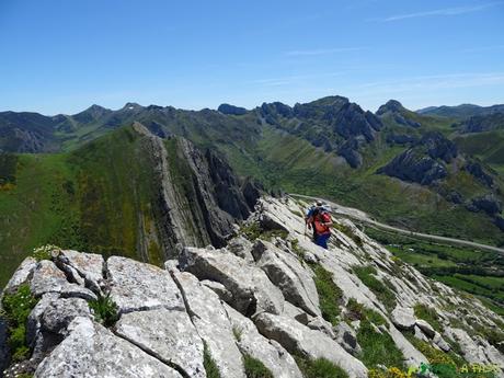 RUTA por la ARISTA del CIRBANAL desde CALDAS DE LUNA, León Subiendo a la Peña de la Genestosa por la caliza cresta