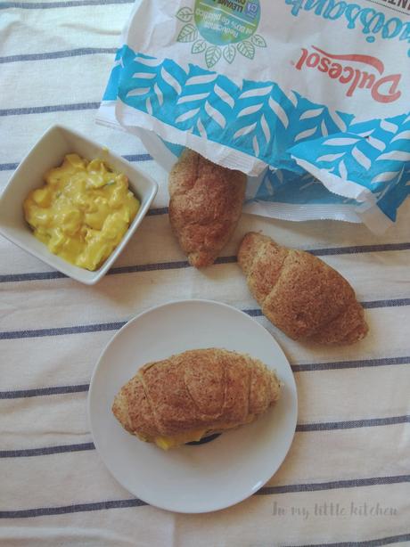 Croissants rellenos de ensalada de huevo con Degustabox