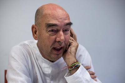 Este virus no es una guerra, es una catástrofe. Este virus no es una guerra, es una catástrofe.