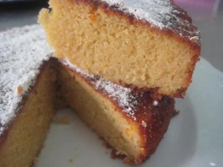 PASTEL DE NARANJA Y ALMENDRA CON JARABE DE LIMÓN