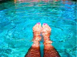 10 Beneficios del Agua para Cuidarte: Ejercicios para Tonificar tu Cuerpo y Cuidar tu Espalda. 10 Beneficios del Agua para Cuidarte: Ejercicios para Tonificar tu Cuerpo y Cuidar tu Espalda.