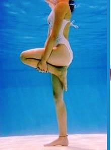 10 Beneficios del Agua para Cuidarte: Ejercicios para Tonificar tu Cuerpo y Cuidar tu Espalda. 10 Beneficios del Agua para Cuidarte: Ejercicios para Tonificar tu Cuerpo y Cuidar tu Espalda.