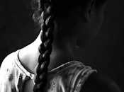 Sara Gallardo corazón hecho trenza