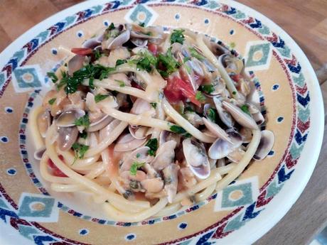 Espaguetis con coquinas - Spaghetti con le telline - Clams pasta recipe easy